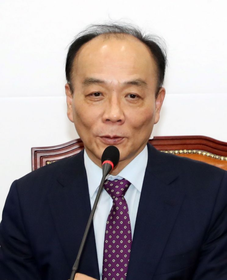 한국당 비대위, 전원책 조강특위 위원 결국 ‘해촉’ (종합)