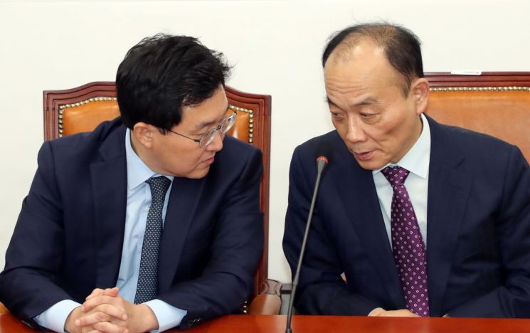 한국당 비대위, 전원책 조강특위 위원 결국 ‘해촉’ (종합)