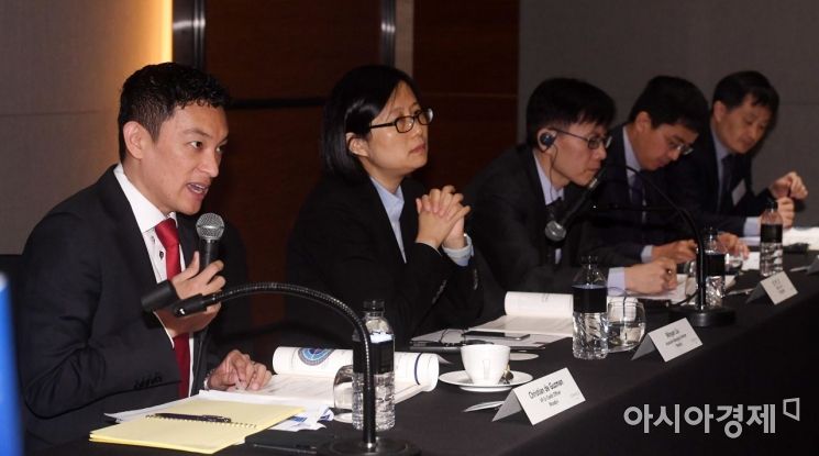 [포토] 발언하는 구즈만 무디스 정부신용평가담당 이사