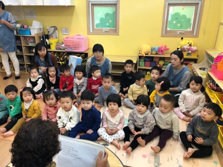 ‘옛날, 먼 옛날에...’ 나주시, 이야기 할머니 배달사업 호응