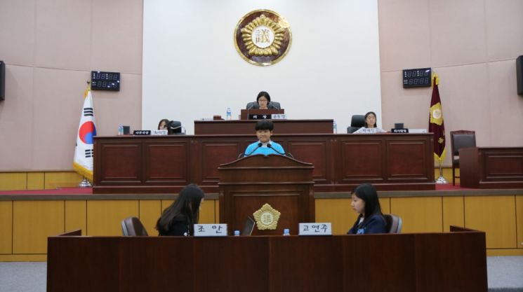 성북구 청소년의회 한신한진아파트 차단기 갈등 해법 제시  