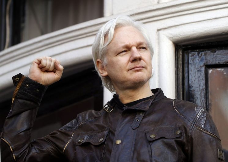 "위키리크스 창립자 어산지, 美서 비밀리에 기소…실수로 공개돼"