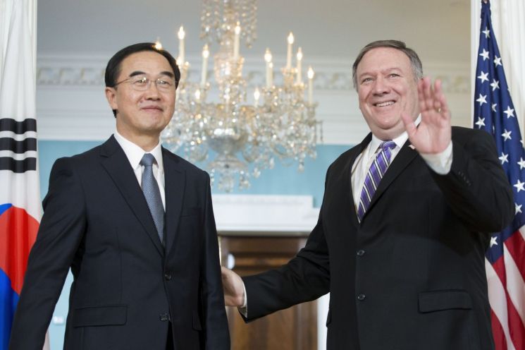 조명균-폼페이오 면담…美국무부 "北 FFVD 협력 분명히 해"