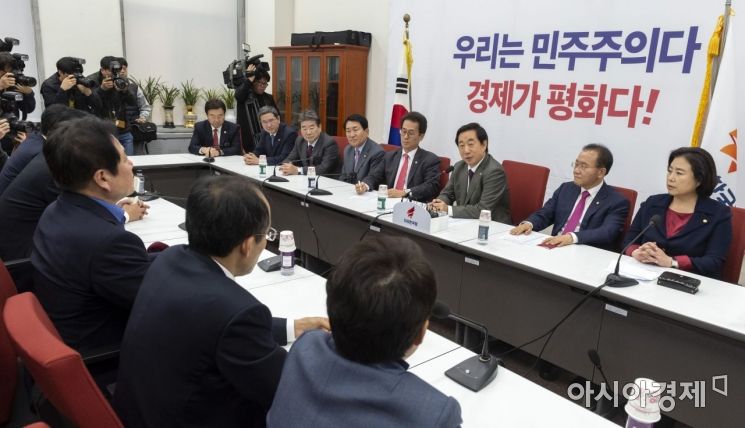 [포토] 긴급회의 소집한 자유한국당