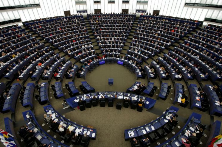 유럽, 포퓰리즘 정당 20년새 3배 커져…"비주류에서 주류로"