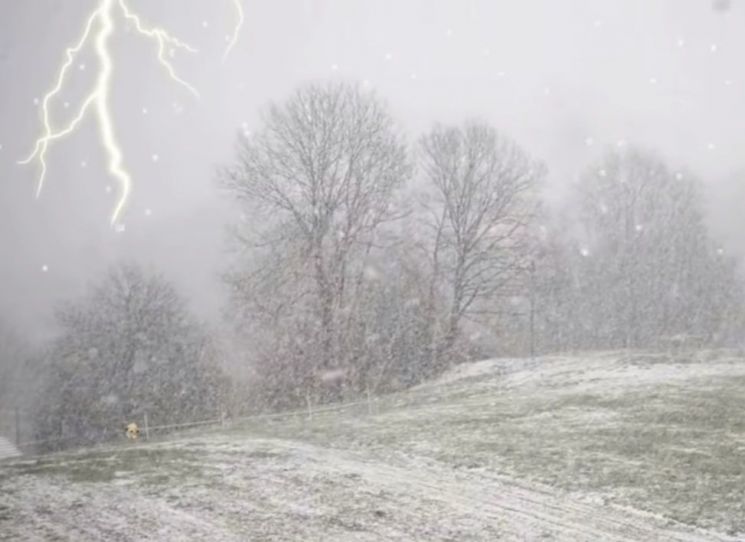 [과학을읽다]'눈오는 날'은 번개가 치지 않는다?