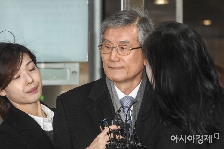 '사법농단' 박병대·고영한 前 대법관 구속영장 기각(상보)