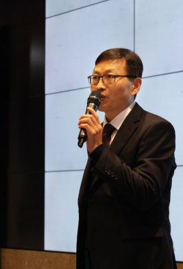 김홍진 대표 "주주가치 제고 위한 의지"…'현금·주식' 동시배당