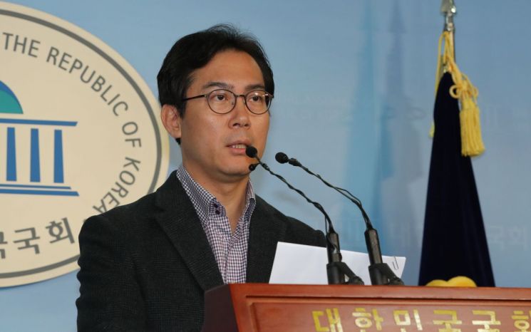 '총선 불출마' 김영우 "지금의 한국당은 국민 마음 얻을 수 없어" (상보)