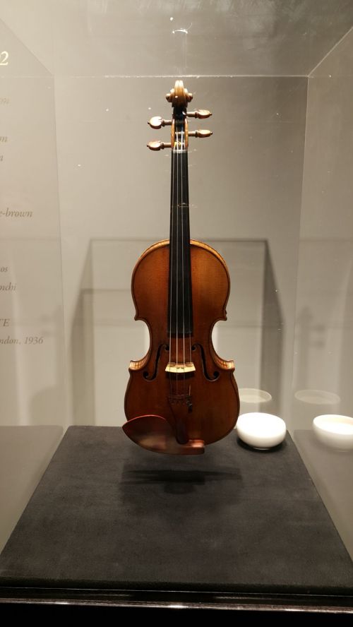 서울옥션이 오는 13일 창립 20주년을 기념해 출품하는 명품 바이올린 스트라디바리.