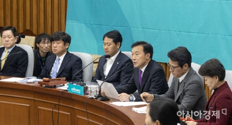 [포토] 의원총회 참석한 손학규 대표