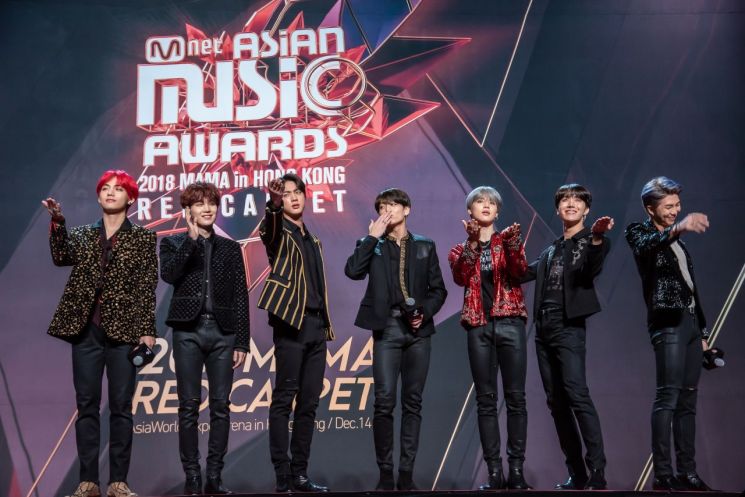 방탄소년단, 'MAMA 홍콩'서 서울시 홍보 기여 공로로 감사패 