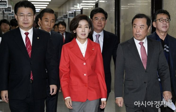 [포토] 회의 참석하는 김병준-나경원