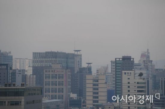 수도권 미세먼지 농도'나쁨'…외출시 마스크 착용 권고