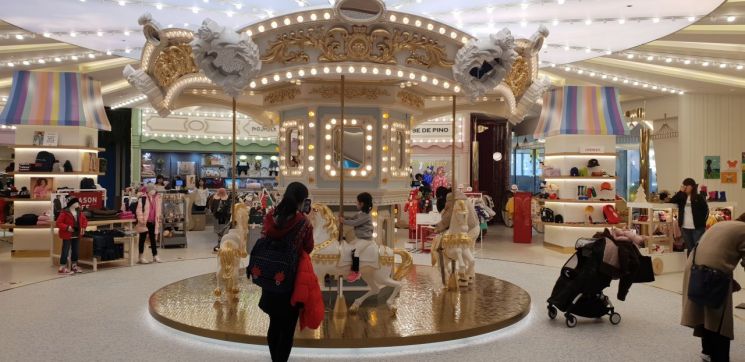 [르포]로열층에 키즈존…아이들과 '지역 상생' 두둥실