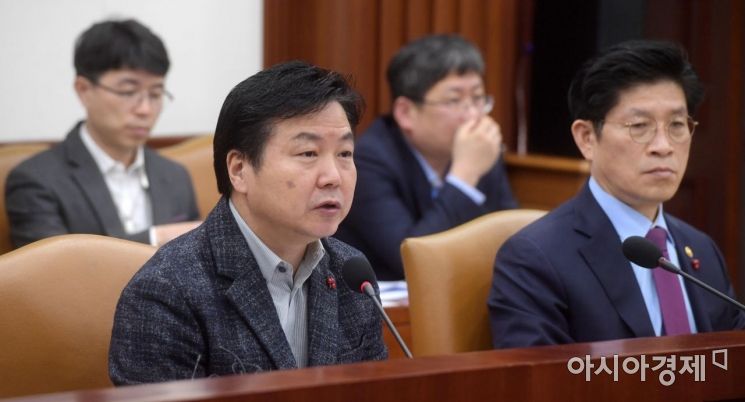 [포토]모두발언하는 홍종학 중기부 장관