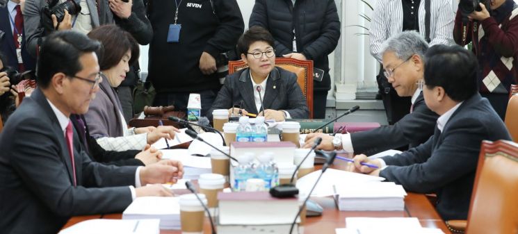 '기업지불능력' 제외한 최저임금법…국회 논의 '첩첩산중' 