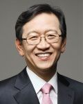 [단독]'靑 폭로' 김태우 수사관, 이재수 변호한 석동현 선임