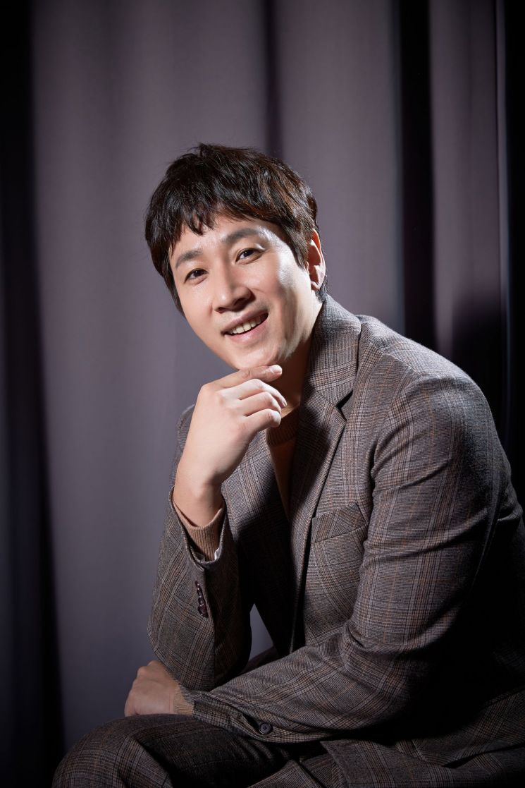 [인터뷰①]이선균 "'파스타' 버럭 연기? 10년째 따라다닐 줄 몰랐다"