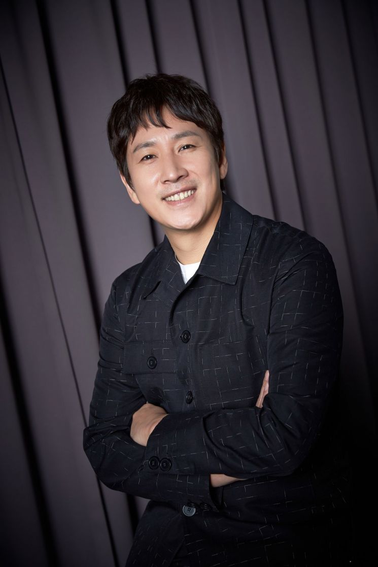 [인터뷰①]이선균 "'파스타' 버럭 연기? 10년째 따라다닐 줄 몰랐다"