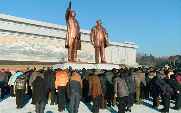 북한 김일성, 김정일 부자 동상. 자료사진.