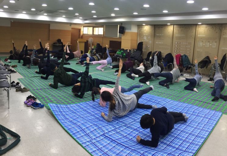 청소년 ‘휜 허리’ 바로 잡는다… 영등포구, 체조교실 운영