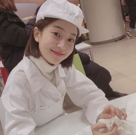 [#스타샷] '죽어도 좋아' 백진희 근황 공개…"오늘은 배식알바생"