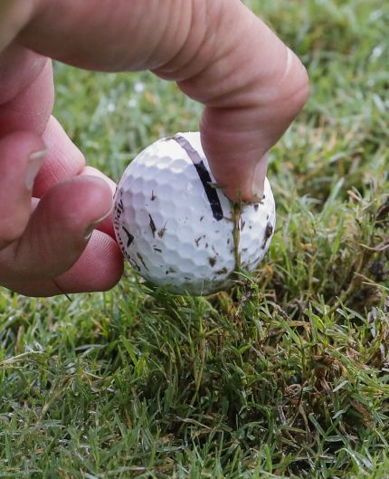 골프의 기본은 공이 놓인 그대로 플레이하는 것이다.