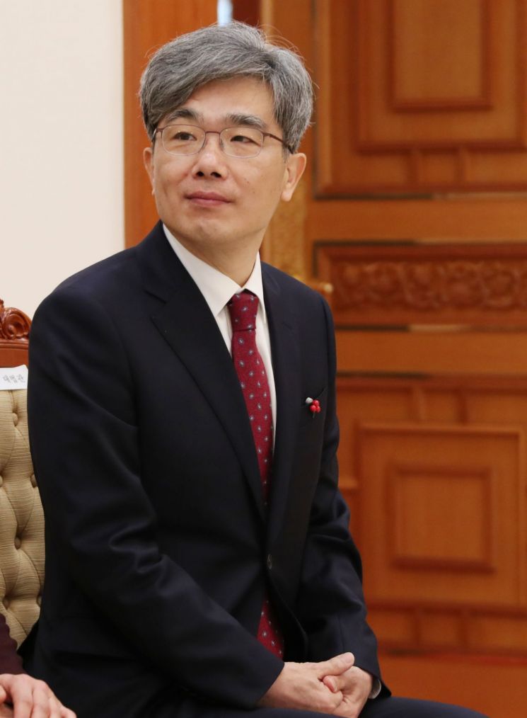 김상환 신임 대법관 "사법부 신뢰 회복 위한 길 기꺼이 나서겠다"