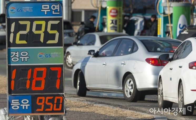기름값 하락세 멈췄나…전국 휘발유 15주만에 상승