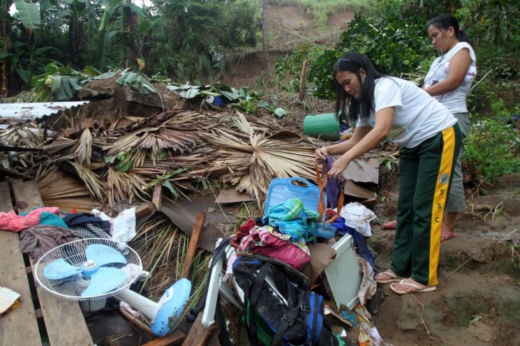 필리핀 강타한 열대폭풍…최대 59명 숨져