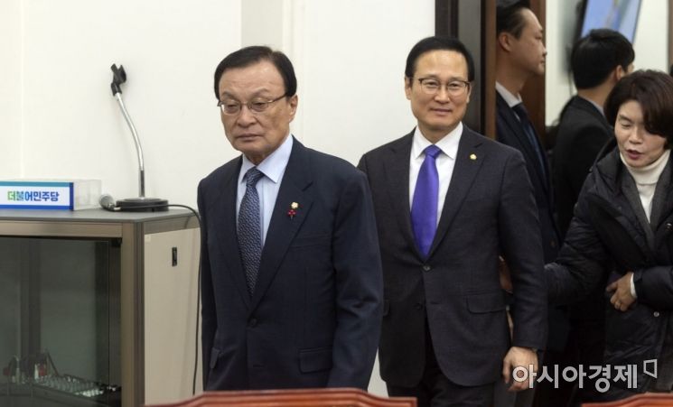 [포토] 회의 참석하는 이해찬-홍영표