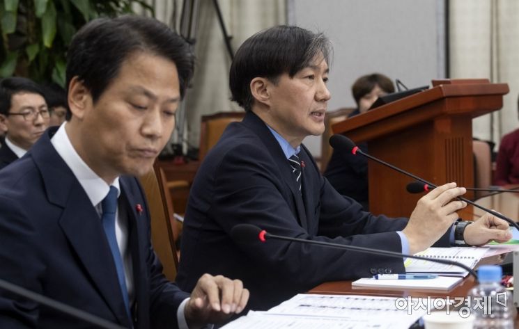 [포토] 답변하는 조국 수석