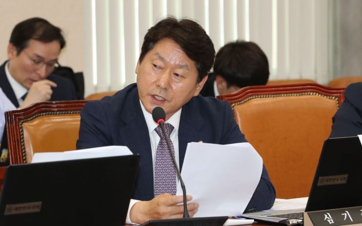 검찰, '불법 정치자금 수수' 심기준 더불어민주당 의원 불구속 기소