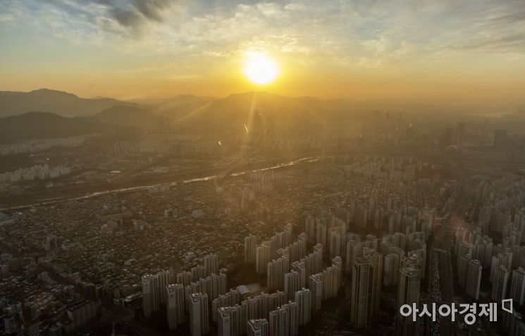[포토] 도심 물들이는 2018년도 마지막 일몰