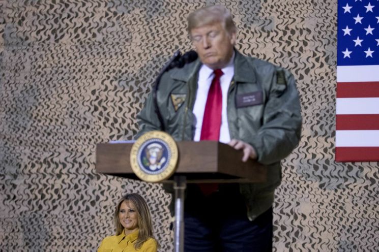 다급한 트럼프, 여야 지도부 초청해 '국경장벽 브리핑' 연다