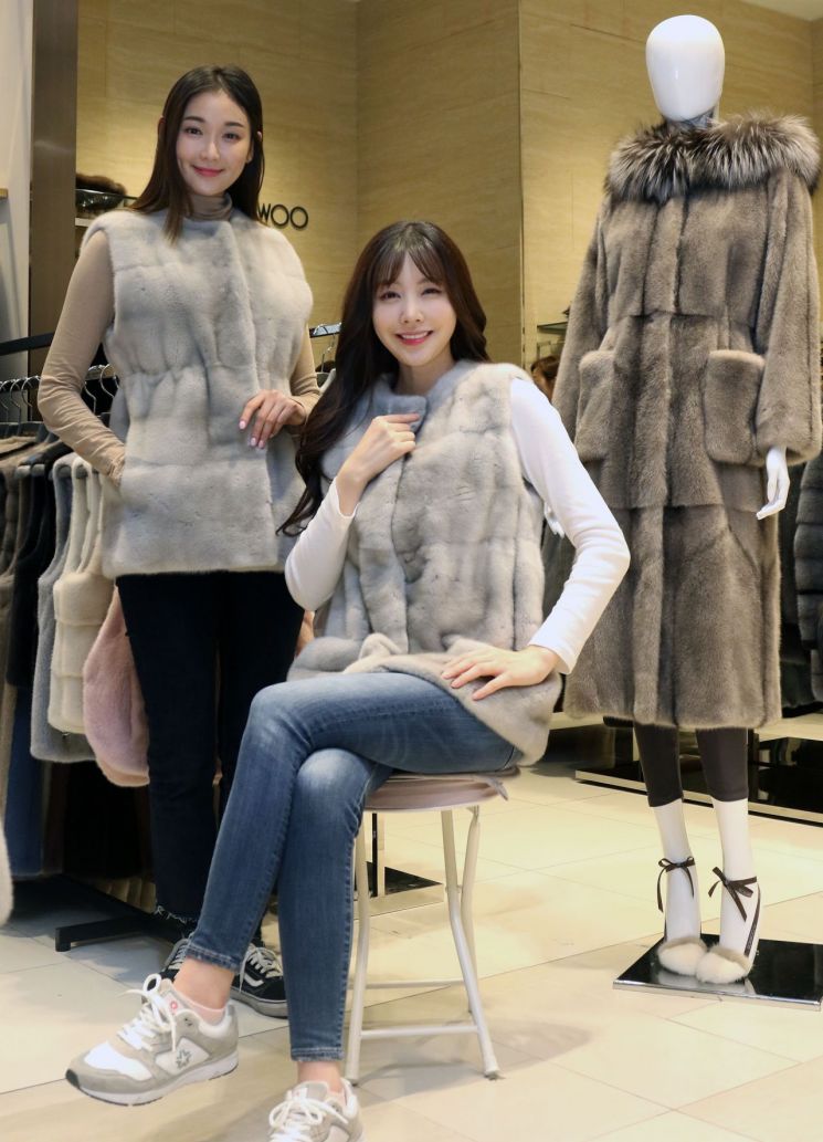 [포토]이 가격에 모피를? 신세계百, '99만원 모피' 행사 펼친다