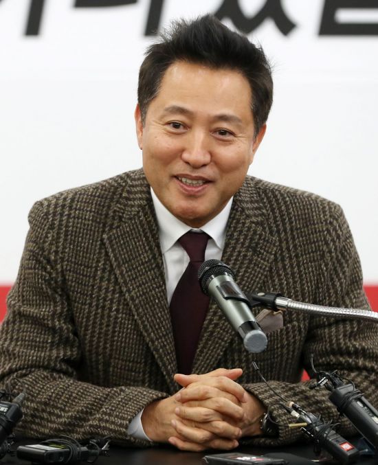 황교안, '변수'에서 '상수'로…요동치는 한국당 당권 경쟁 