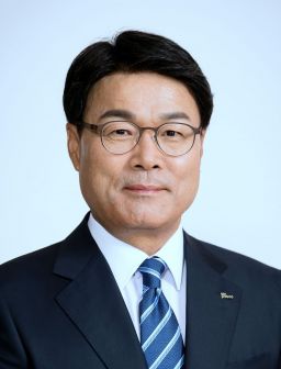최정우 회장 "그룹 내 주요 사업과 현안 실질적으로 해결"