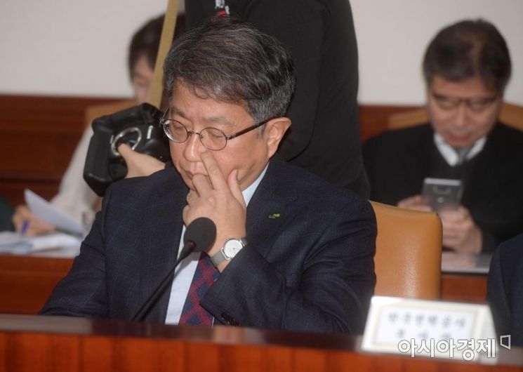 [포토]생각에 잠긴 박상우 한국토지주택공사 사장