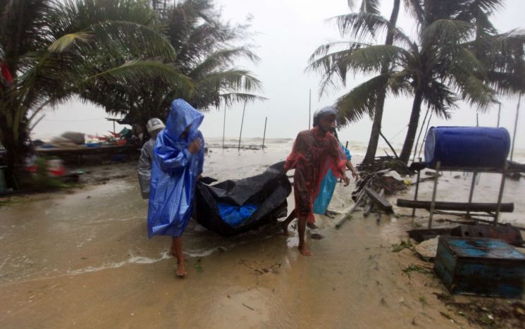 태국 남부에 열대 폭풍 '파북' 강타…공항 3곳 폐쇄 '피해 속출'