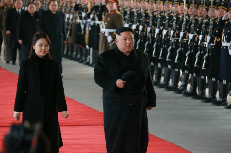 김정은 북한 국무위원장과 리설주 여사 (사진=연합뉴스)