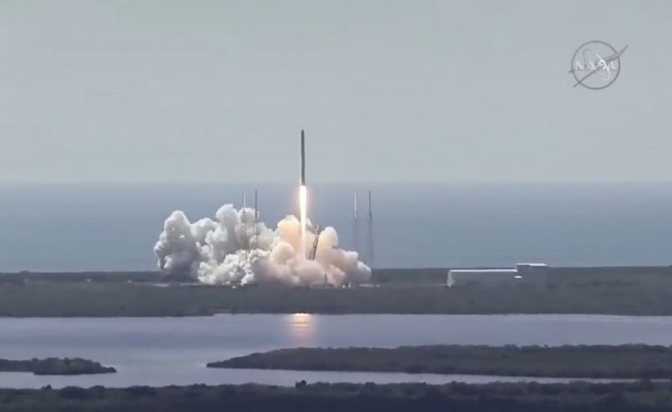 스페이스X의 팔콘9 로켓은 2015년 6월28일 발사대를 떠난지 189초만에 공중에서 폭발합니다. 19번째 발사 중 2번째 실패였습니다. [사진=미국항공우주국(NASA) 홈페이지]