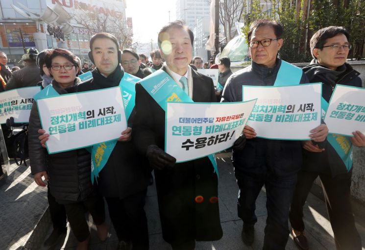 손학규 “연동형 비례제는 대전제…민주·한국, 주장 말이 안 돼”