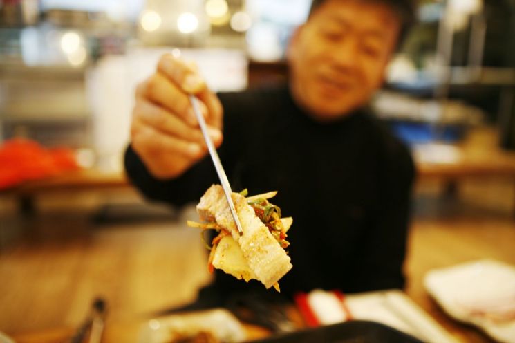 [조용준의 여행만리]내 품에 豚 가득, 어서 오너라