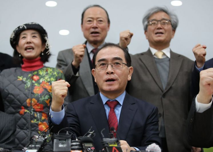 태영호 "탈북하는 순간 조국은 한국…정부, 조성길 데려와야"