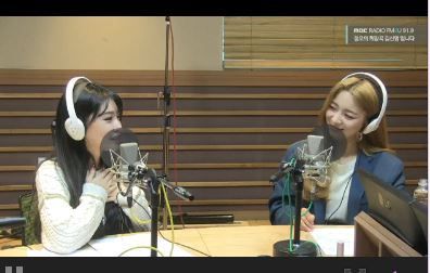 '정오의 희망곡' 가수 청하와 루나 / 사진=MBC 보이는 라디오
