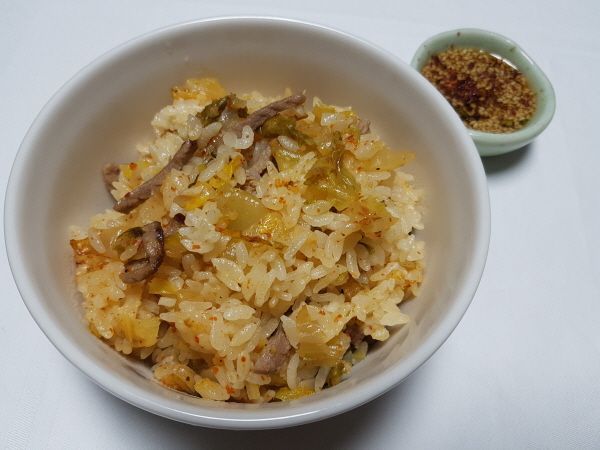 [한국의 맛] 돼지고기와 김치의 시원한 맛이 잘 어우러진 한국의 맛.  ‘김치밥’