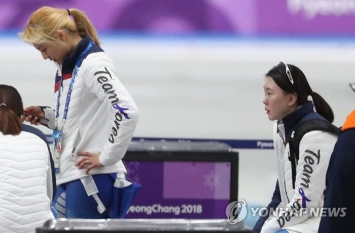 평창동계올림픽 여자 팀추월 대표였던 김보름(왼쪽)과 노선영[이미지출처=연합뉴스]