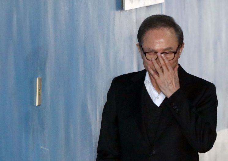 MB 처남댁 "대통령, 돈 얘기 안해…다스 주식 출연 내가 결정"